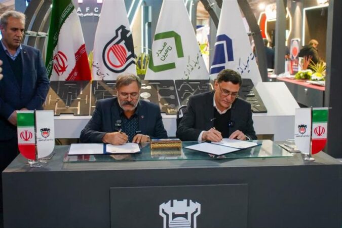 امضای تفاهمنامه فروش ۳۰ هزار تن ریل بین ذوبآهن اصفهان و شركت ساخت و توسعه زیربناهای حمل و نقل كشور امضای تفاهمنامه فروش ۳۰ هزار تن ریل بین ذوبآهن اصفهان و شركت ساخت و توسعه زیربناهای حمل و نقل كشور