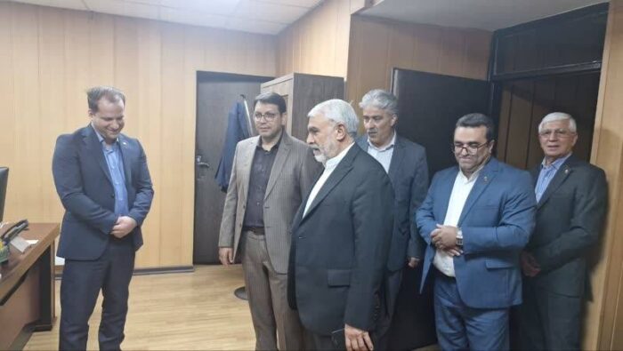 بازدید دكتر جوادی، مديرعامل موسسه اعتباري ملل، از واحدهای خدمت رسان صف و ستاد