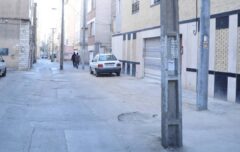 جابه جایی پایه تیرهای چراغ برق مزاحم در منطقه ۱۲