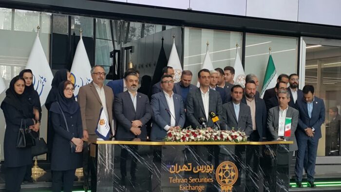 بیمه پارسیان پانزدهمین سال حضور خود در بورس تهران را جشن گرفت بیمه پارسیان پانزدهمین سال حضور خود در بورس تهران را جشن گرفت