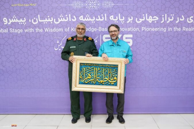 تجلیل مدیرعامل فولاد کاوه از تلاشگران واحد ایمنی و آتش نشانی