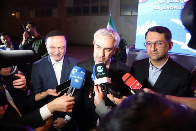 اختصاص بخشی از هدفگذاری ۱۰۰ میلیارد دلاری سرمایهگذاری کشور به مناطق آزاد اختصاص بخشی از هدفگذاری ۱۰۰ میلیارد دلاری سرمایهگذاری کشور به مناطق آزاد