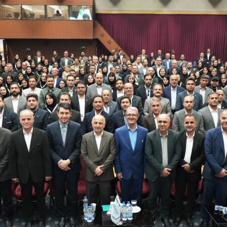 مدیرعامل بیمه دی: نقش شبکه فروش در توسعه فرهنگ بیمه بی‌بدیل است / ۵۳ همت فروش؛ بیمه دی در مسیر افتخار