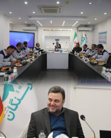 حمیدرضا عقاب نشین؛ معاون فروش و خرید مواد اولیه / هادی مومنی، معاون خرید تجهیزات، ماشین الات، قطعات و قراردادها