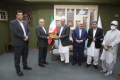 آیین تودیع و معارفه روسای سابق و جدید دفتر نمایندگی وزارت امورخارجه برگزار شد