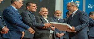 پتروشیمی بوعلی سینا برگزیده جایزه نوآوری در توسعه کسب‌وکار پتروفن ۱۴۰۴ شد