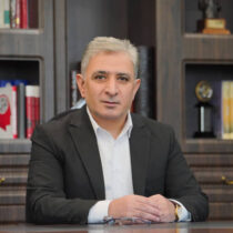 زنان ایران؛ ستون‌های روشن فردا هستند