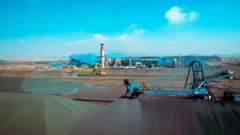 آثار و پیامدهای استقرار نظام ارز تک‌نرخی بر رقابت‌پذیری و عملکرد زنجیره فولاد