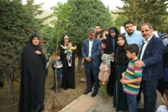 کاشت ۱۰۰ اصله نهال به نام نوزادان منطقه یک در پویش نفس های تازه شهر